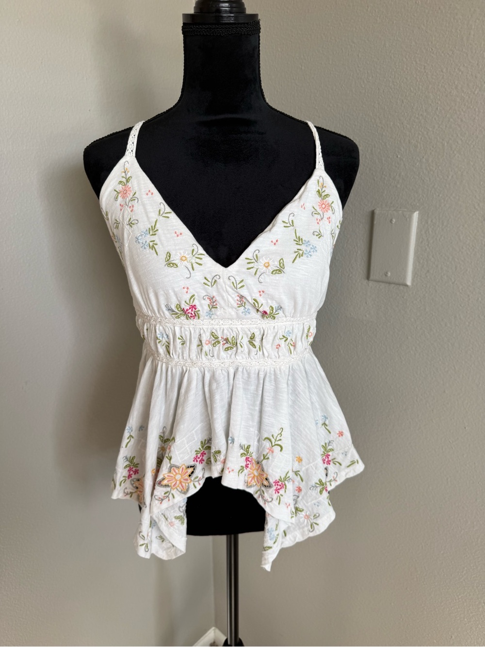 Anthropologie White Floral Embroidered Peplum Cami